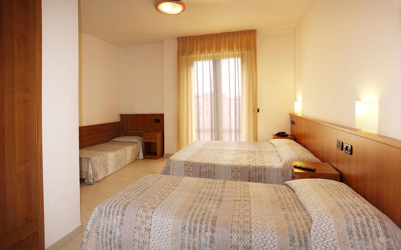Hotel Alla Rotonda Jesolo Extérieur photo