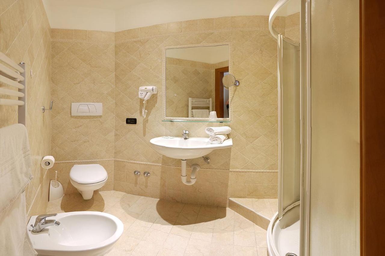 Hotel Alla Rotonda Jesolo Extérieur photo