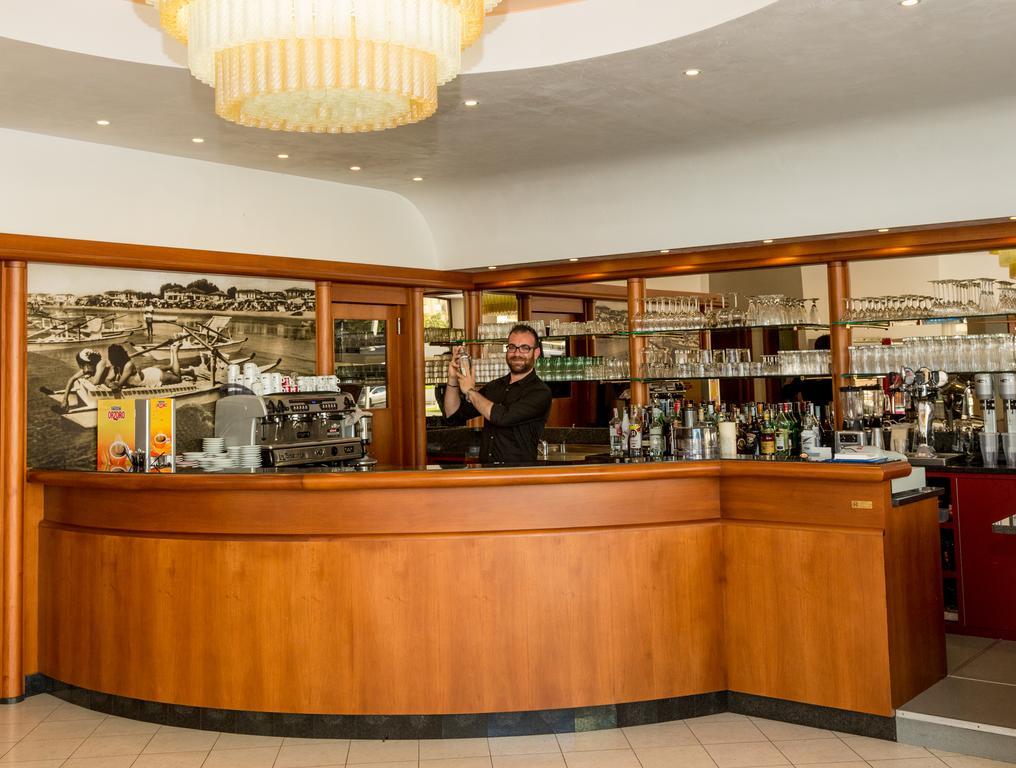 Hotel Alla Rotonda Jesolo Extérieur photo