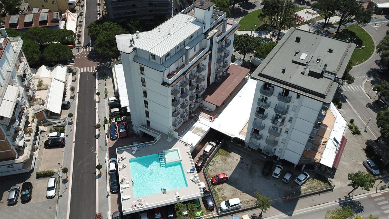 Hotel Alla Rotonda Jesolo Extérieur photo